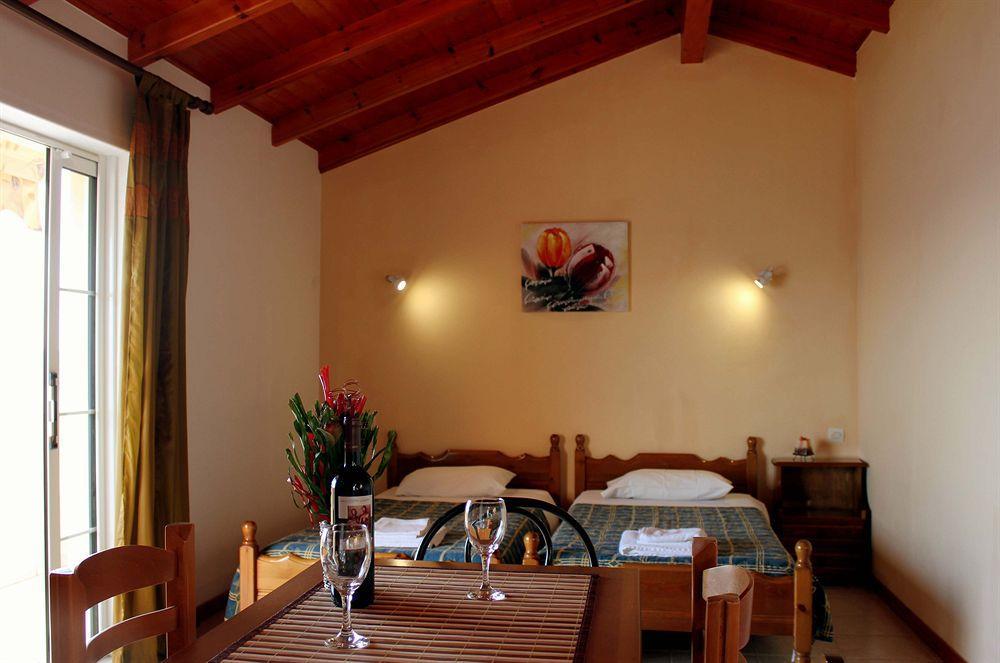 Villa Stefanos Bungalows Nisaki  Exteriör bild