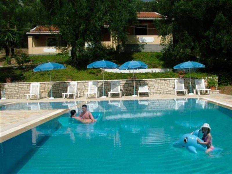Villa Stefanos Bungalows Nisaki  Exteriör bild